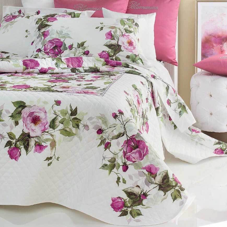 Trapuntino matrimoniale Adele Blumarine in percalle di puro cotone stampato. Fantasia floreale piazzata, variante lampone. Trapunta primaverile, copriletto.