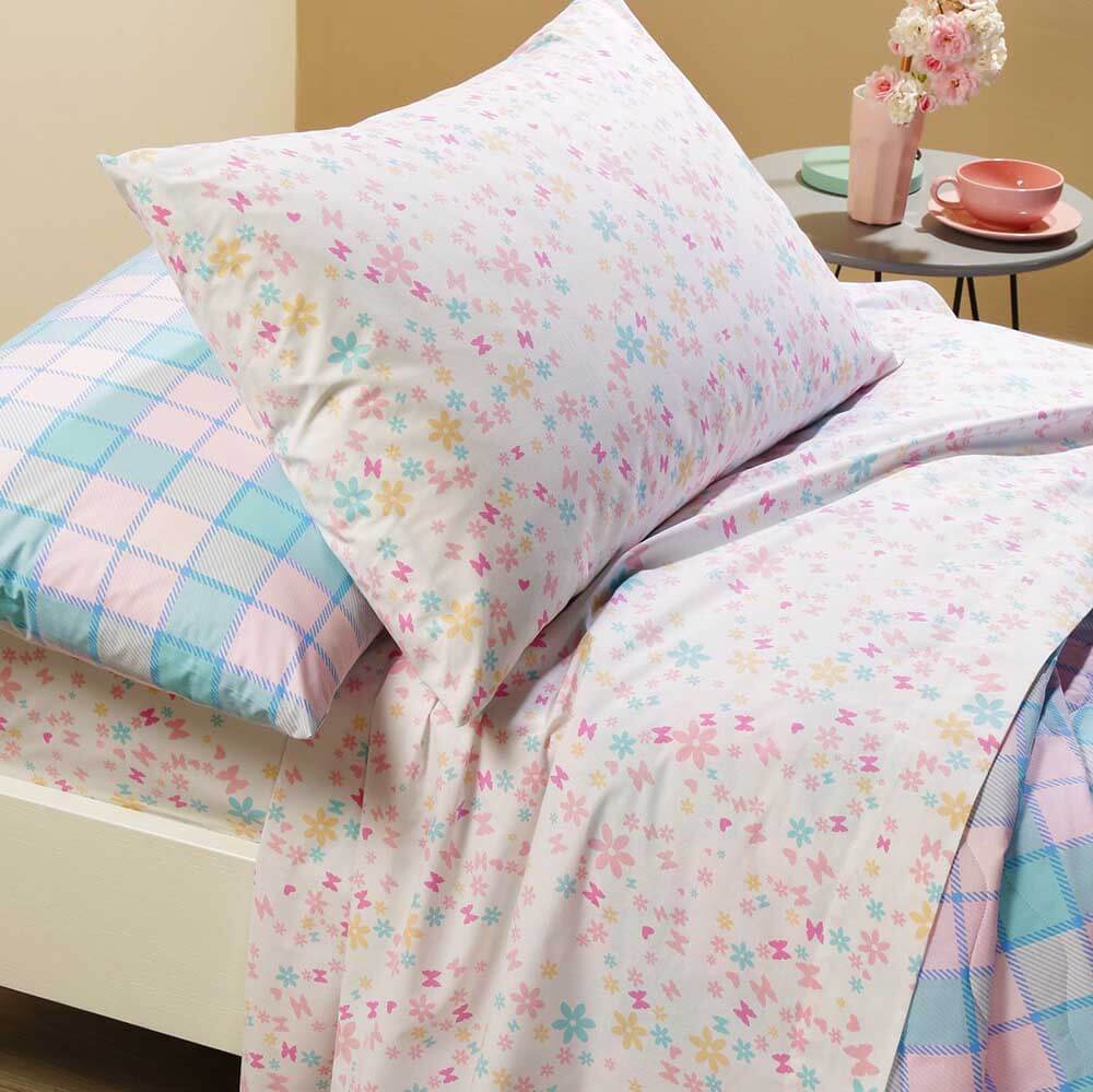 Completo lenzuola Caleffi Biba in puro cotone per letto da una piazza. Fantasia colorata con fiori e farfalle, ideale per bambine e ragazze.