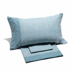 Completo lenzuola Caleffi Leopard in puro cotone. Disponibile nella misura per letto singolo e matrimoniale. Colore avio