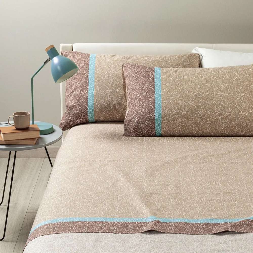 Completo lenzuola matrimoniale Caleffi Cool in puro cotone. Fantasia geometrica e dallo stile moderno con trama stile Borbonese. Lenzuolo colore corda tortora