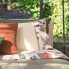 Completo lenzuola matrimoniale Fazzini Nel Parco. Lenzuola in cotone, fantasia con foglie su fondo panna.