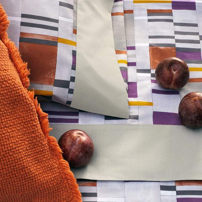 Completo lenzuola matrimoniale Fazzini Parc Guell in percalle di puro cotone. Fantasia geometrica moderna colore purple copper grigio viola