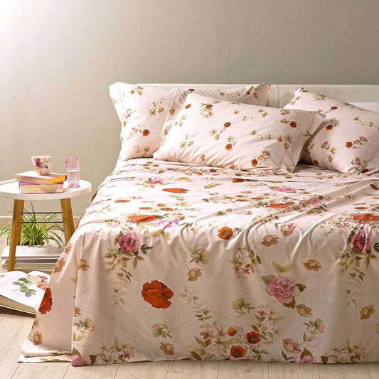 Coperta estiva Caleffi Rosabella, in panama di puro cotone con stampa digitale. Fantasia con rose rosse su fondo beige. Copriletto estivo per letto matrimoniale.