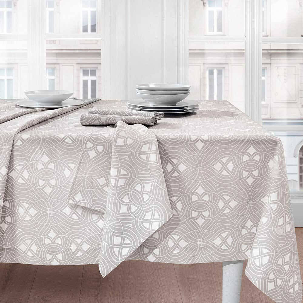 Servizio tavola rettangolare Maia di Somma. Tovaglia in twill di puro cotone con 12 tovaglioli. Il set comprende una tovaglia rettangolare stampata, con orlo di 5 cm, e 12 tovaglioli stampati con fantasia moderna, colore grigio.