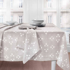 Servizio tavola rettangolare Maia di Somma. Tovaglia in twill di puro cotone con 12 tovaglioli. Il set comprende una tovaglia rettangolare stampata, con orlo di 5 cm, e 12 tovaglioli stampati con fantasia moderna, colore grigio.