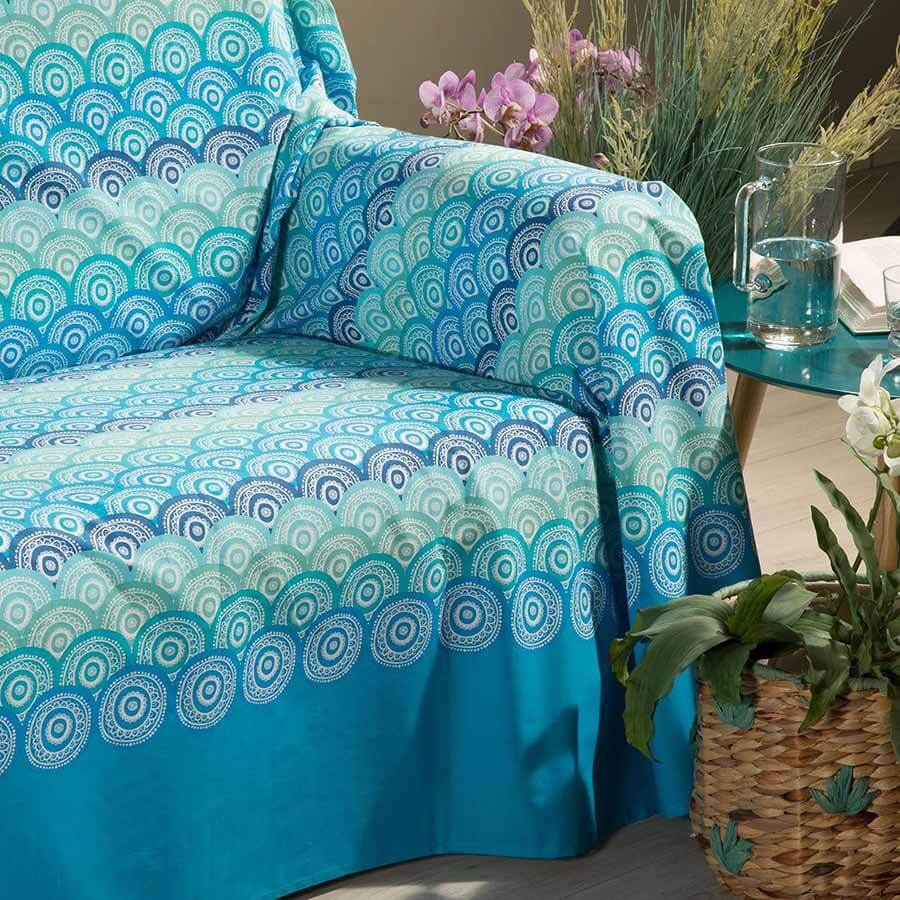 Telo Arredo Grandecor Panama di Caleffi in puro cotone. Fantasia geometrica colore bluette. Il telo arredo multiuso di Caleffi è in puro cotone e può essere utilizzato come copriletto, copritavolo e copridivano