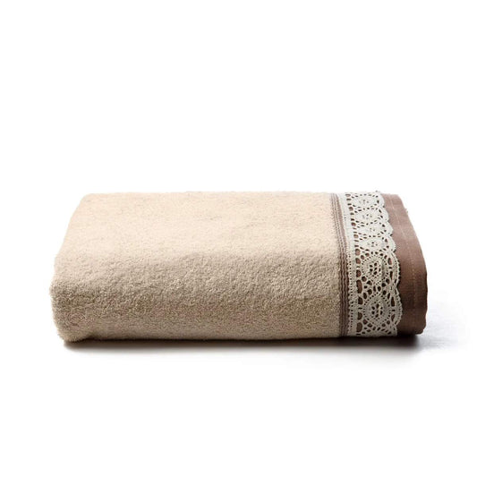 Il Telo Bagno Caleffi Sofy è in morbida spugna di puro cotone ed è impreziosito dal particolare bordo in pizzo.. Misura 100x150 cm. Colore panna beige
