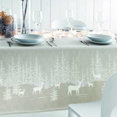 Tovaglia natalizia Natural Gabel in puro cotone. Colore Beige. Gantasia natale con abeti e renne. rettangolare per 8 persone, misura 150x220 cm