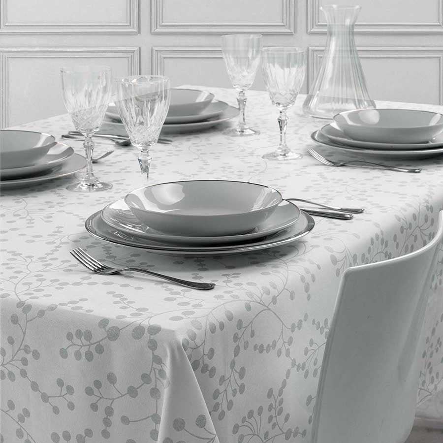 Tovaglia natalizia Poetique Gabel in puro cotone. Colore champagne beige. Fantasia natale. rettangolare per 12 persone, misura 150x270 cm