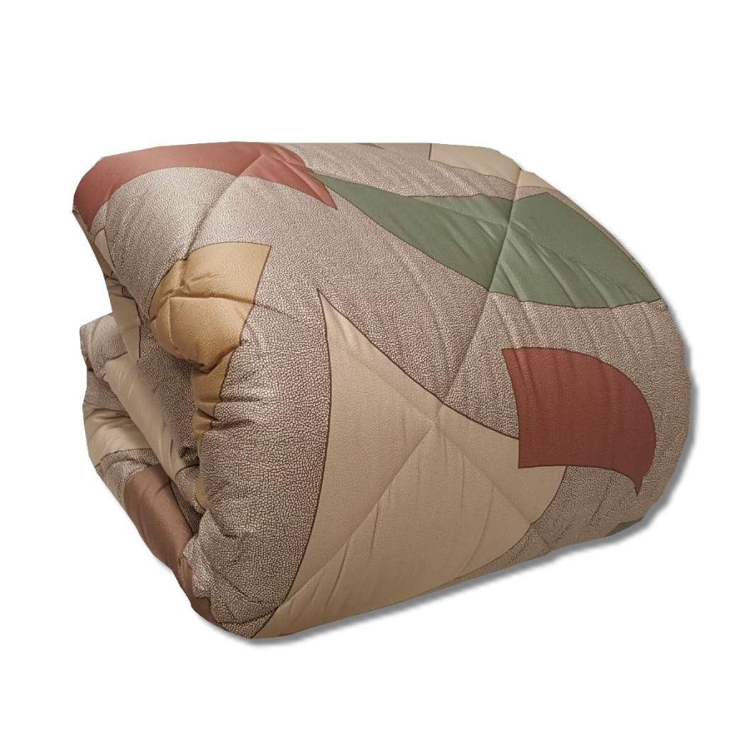 Trapunta invernale Borbonese Gaudì matrimoniale in velluto. Il piumone Gaudì è caratterizzato da una fantasia moderna, con forme geometriche di vari colori su un fondo con la tipica stampa Borbonese a occhio di pernice. colore tortora con forme dai colori caldi: ocra, ruggine, verde