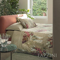 Trapunta invernale matrimoniale Fazzini Nastri, in raso di puro cotone. Piumone con fantasia floreale su fondo verde. La collezione Nastri prende il nome dalla trama floreale caratterizzata da eleganti bouquet che valorizzano la trapunta.