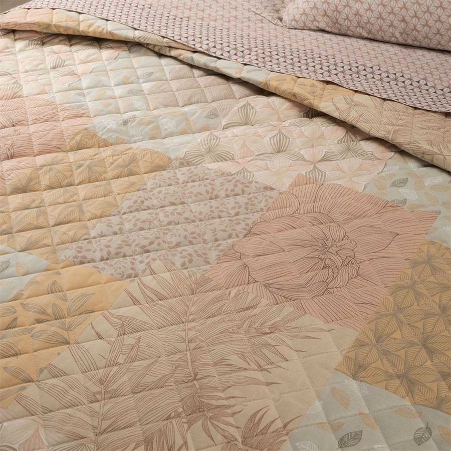 Trapuntino matrimoniale Caleffi Green Village in puro cotone. Fantasia patchwork floreale colore naturale arancio