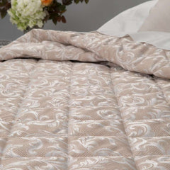 Trapuntino matrimoniale Caleffi Iris in prezioso raso jacquard. Trapunta primaverile con Fantasia classica variante a,bra