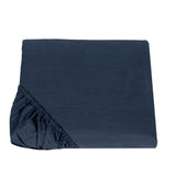 Lenzuolo inferiore con angoli elasticizzati Arianna di Fazzini. Lenzuolo sotto con angoli matrimoniale tinta unita in percalle di puro cotone. Colore blu