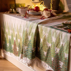 Tovaglia natalizia Fairy Trees in lino di Tessitura Toscana Telerie. Fantasia alberi di Natale.