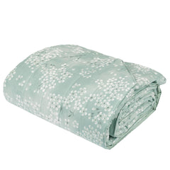Trapuntino matrimoniale Fazzini Kimono in percalle di cotone. Trapunta primaverile Fantasia floreale con fiori bianchi su fondo verde acqua (grey green). Collezione primavera estate
