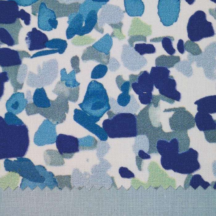 Lenzuolo Copriletto matrimoniale Portland in puro cotone. Disponibile nella misura per letto singolo, piazza e mezza e matrimoniale. Realizzato in Italia da Gabel.Il completo lenzuola Portland presenta una fantasia allegra e vivace stile coriandoli. Colore oceano azzurro. La stampa è presente sulle federe e sul lenzuolo superiore, compresa la balza. Il lenzuolo con angoli è in tinta unita celeste..Le lenzuola copriletto Gabel sono l'ideale per la stagione estiva.