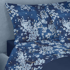 completo lenzuola fazzini kimono fantasia fiori bianchi su fondo blu percalle cotone matrimoniale