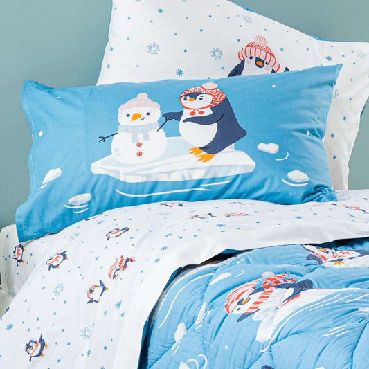 Trapunta invernale e completo lenzuola Pinguini di Caleffi, in puro cotone per letto singolo. Fantasia con simpatici pinguini su fondo azzurro. Fantasia ideale per i tuoi bambini