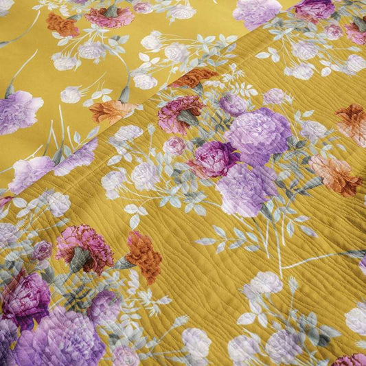 Il copriletto Summer è la nuova coperta estiva di Fazzini, in piquet di puro cotone. La fantasia del copriletto Summer ritrae una distesa lussureggiante di garofani. Il disegno romantico e vivido dei fiori decora la faccia superiore della coperta. Colore giallo ocra. Piquet di puro cotone stampato in digitale ad alta risoluzione. Rifinito a mano con angoli sagomati.