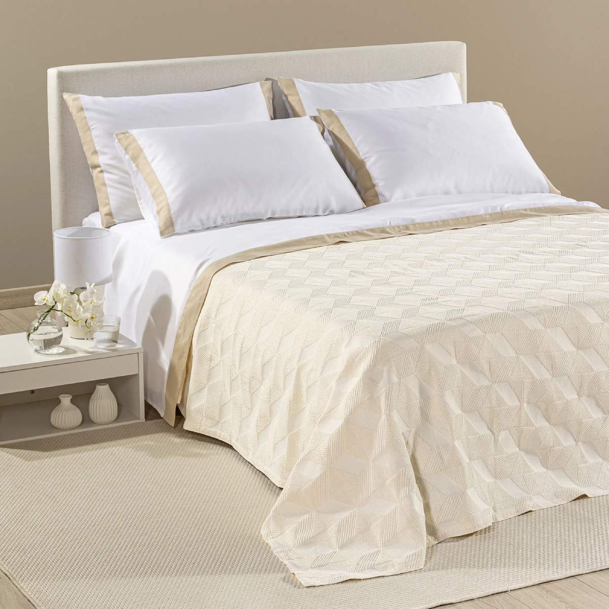 coperta estiva rapallo caleffi. fantasia geometrica color avorio beige.