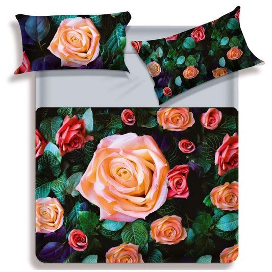 Lenzuolo copriletto matrimoniale Blos di Miss Terry Biancaluna in puro cotone. Le federe e il lenzuolo di sopra presentano una fantasia floreale con rose su fondo nero. Le lenzuola con angoli e la balza del lenzuolo di sopra sono in tinta unita color grigio.