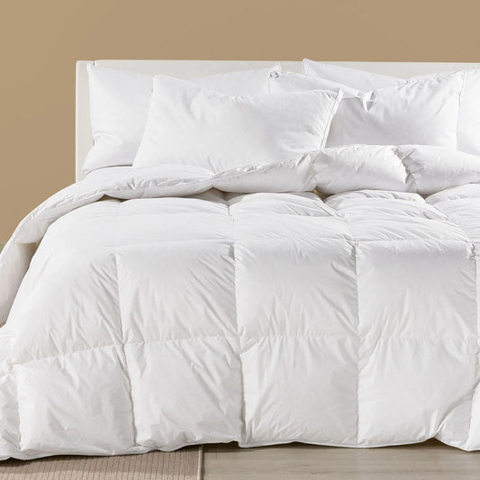 Il piumino interno Buonanotte di Caleffi assicura un morbido e caldo abbraccio durante le notti invernali.

Il piumino Buonanotte è realizzato con un'imbottitura in piuma da 240 g/m², composta da 90% piumino e 10% piumette. Per il tessuto di rivestimento è utilizzato un tessuto in 100% cotone a tenuta piuma.