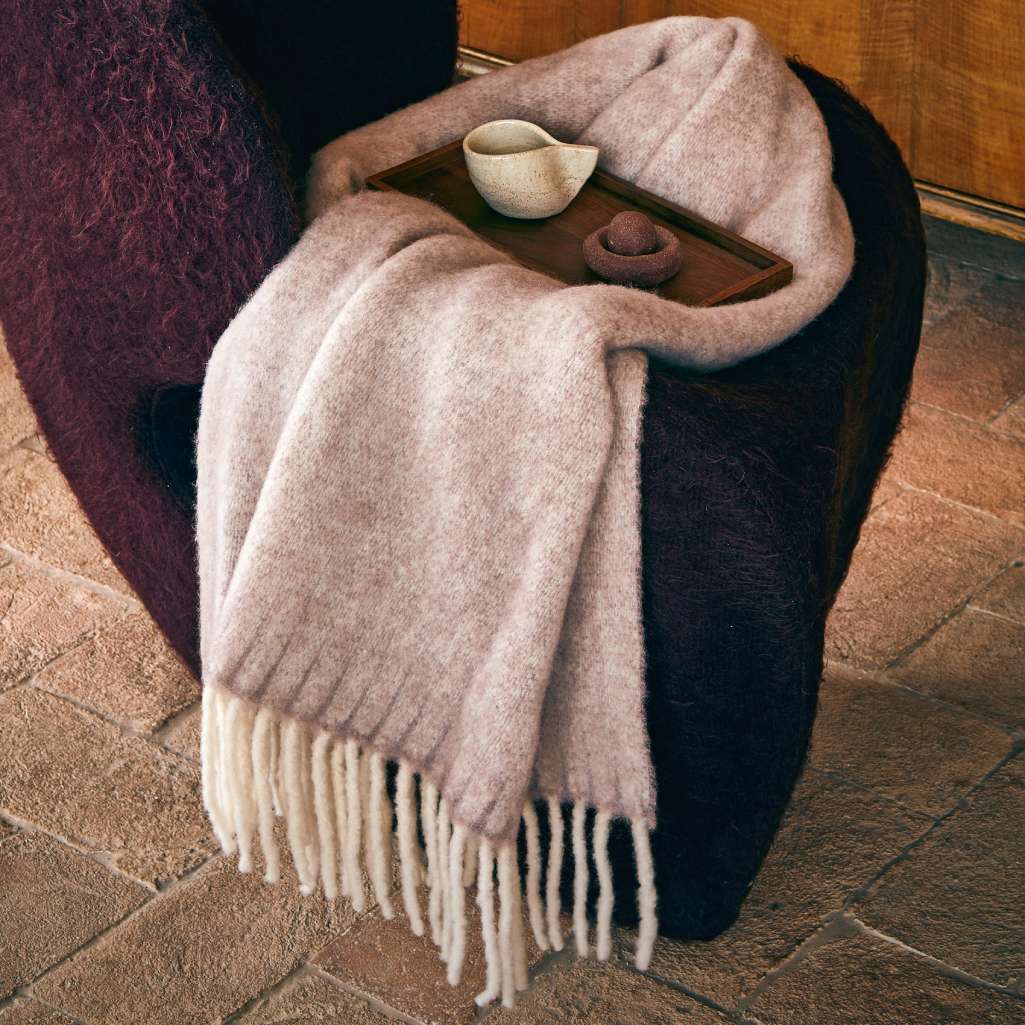 plaid cromatismi fazzini in lana tinta unita rosa panna con frange