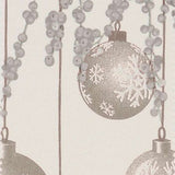 Tovaglia Natale Gabel Shimmer per 8, 12 o 18 persone. Fondo bianco con sfere e bacche tortora. Stampa digitale su puro cotone panama. Colore tortora champagne.