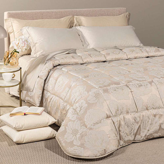 Trapunta invernale matrimoniale Caleffi Flory. Piumone fantasia floreale naturale/beige.