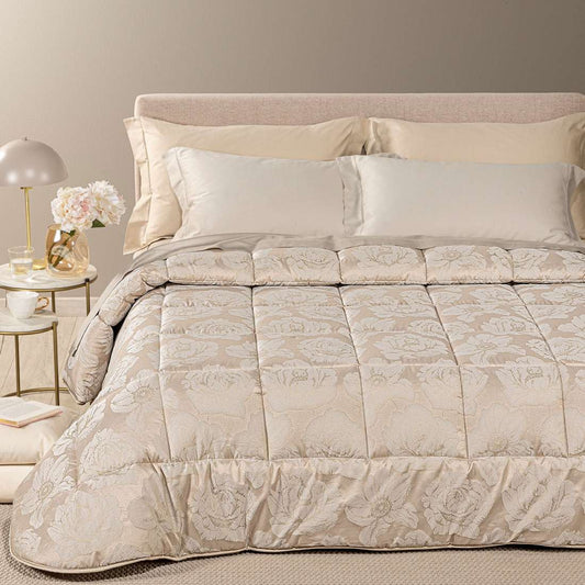 Trapunta invernale matrimoniale Caleffi Flory. Piumone fantasia floreale naturale/beige.