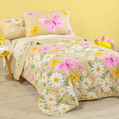 trapuntino margherite caleffi. fantasia con fiori e farfalle rosa e arancio. Fondo beige. trapunta primaverile.