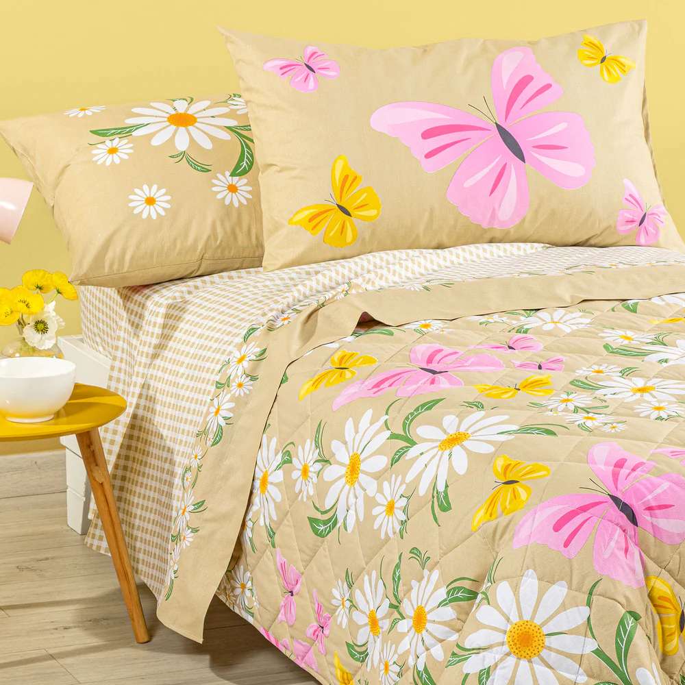 trapuntino margherite caleffi. fantasia con fiori e farfalle rosa e arancio. Fondo beige. trapunta primaverile.