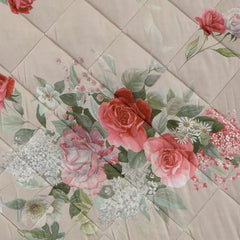 Trapunta primaverile Caleffi Melody in microfibra, per letto matrimoniale. Trapuntino con romantica fantasia floreale con rose rosse e fiori chiari su fondo tortora