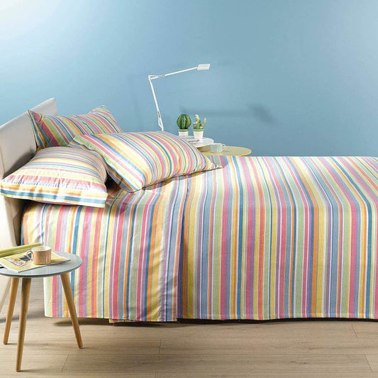 Coperta estiva matrimoniale Palm Beach di Caleffi, in piquet di puro cotone. Copriletto  leggero con fantasia rigata multicolore.