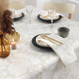 Servizio tavola Gabel Ornamental in puro cotone. Tovaglia con tovaglioli. Fantasia floreale con fiori chiari su fondo beige.