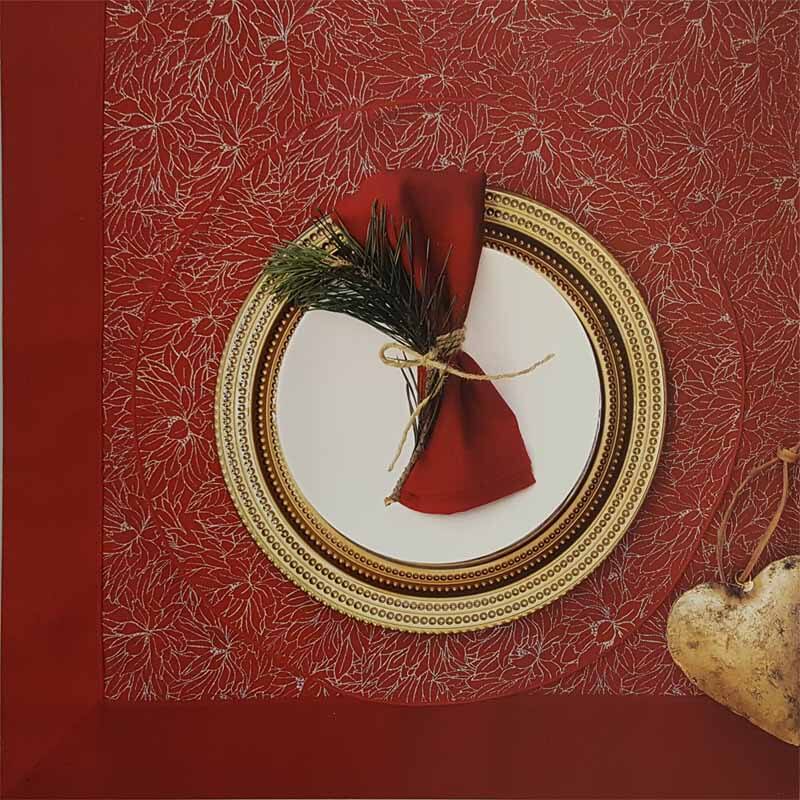 Tovaglia Natale Fazzini Euphorbia rossa. Rettangolare per 12 persone. Misura 150x240 cm e 180x280 cm