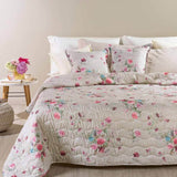 Trapuntino matrimoniale Caleffi Flora in microfibra. Disponibile nella misura per letto singolo, piazza e mezza e matrimoniale. Fantasia floreale variante colore rosa