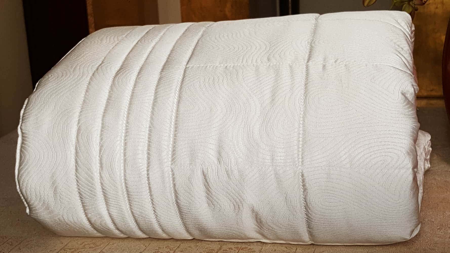Trapuntino-Ciprea-La-Perla-matrimoniale-quilt-bianco-primaverile