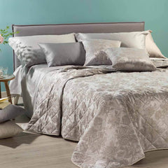 Trapuntino matrimoniale Roseto Caleffi in raso jacquard. Fantasia floreale. colore naturale beige.