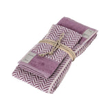 Coppia asciugamani Fazzini Chevron, in spugna di puro cotone tinta in filo. Asciugamani con fantasia a righe. Colore purple viola