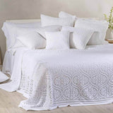 Copriletto matrimoniale Caleffi Vittoria, in puro cotone. Coperta estiva elegante e raffinata, in morbidissimo cotone bianco.