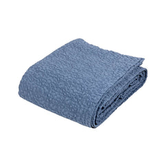 Copriletto Intagli matrimoniale Fazzini. Coperta estiva di Fazzini in puro cotone con trattamento Stone-Washed. Colore azzurro carta da zucchero.