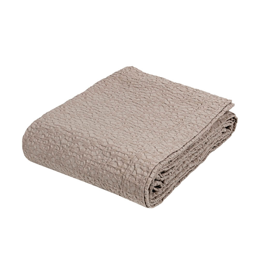 Copriletto Intagli matrimoniale Fazzini. Coperta estiva di Fazzini in puro cotone con trattamento Stone-Washed. Colore sasso beige