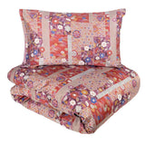 Copripiumino matrimoniale Fazzini Kiyomi in raso di puro cotone. Caratterizzato da originale fantasia floreale d'ispirazione giapponese stampata in digitale. Colore rosso, grigio, viola con fiori colorati.