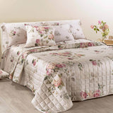 Trapuntino matrimoniale Caleffi Rose e Fiori in raso di puro cotone con stampa digitale di alta qualità. Fantasia floreale su fondo naturale/beige.