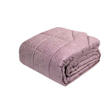 Trapunta invernale matrimoniale Fazzini Baco in raso di puro cotone. Fantasia moderna che richiama la trama della seta. Piumone colore rosa.