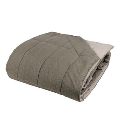 Trapunta invernale matrimoniale Fazzini Tweed in percalle di puro cotone. Piumone double face con fantasia geometrica che abbina positivo e negativo, colore verde/canyon (tortora)