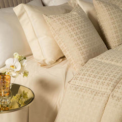 Trapunta invernale matrimoniale Caleffi Delly in prezioso raso jacquard. Piumone colore panna