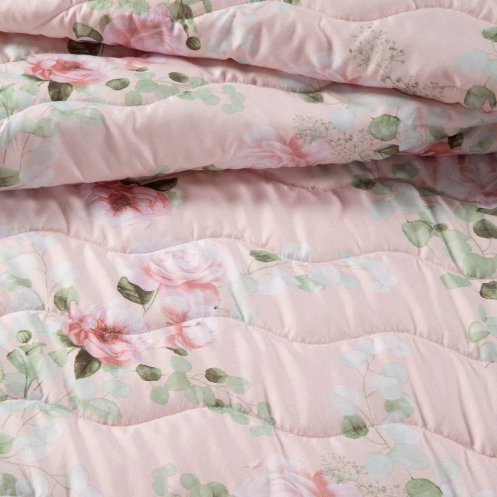 Trapunta primaverile Caleffi Flores in microfibra, per letto singolo e matrimoniale. Trapuntino con romantica fantasia floreale con rose su fondo rosa